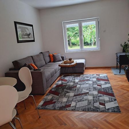Guest House Green River Liyubuşka Dış mekan fotoğraf