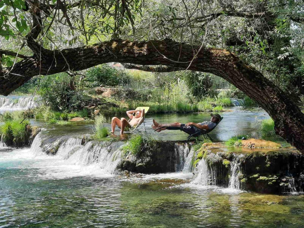 Guest House Green River Liyubuşka Dış mekan fotoğraf